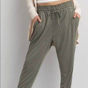 American Eagle cute joggers